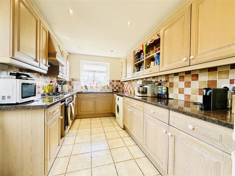 Abingdon Road, West Bridgford, Nottingham, NG2 5JR