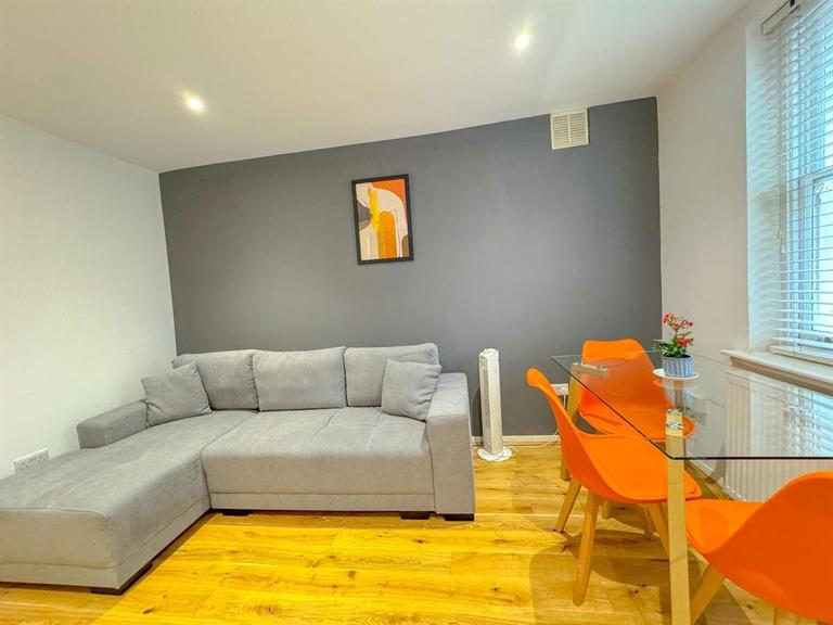 46 Maple Street, Fitzrovia, W1T 6Hq, Soho, London, W1T 6HQ