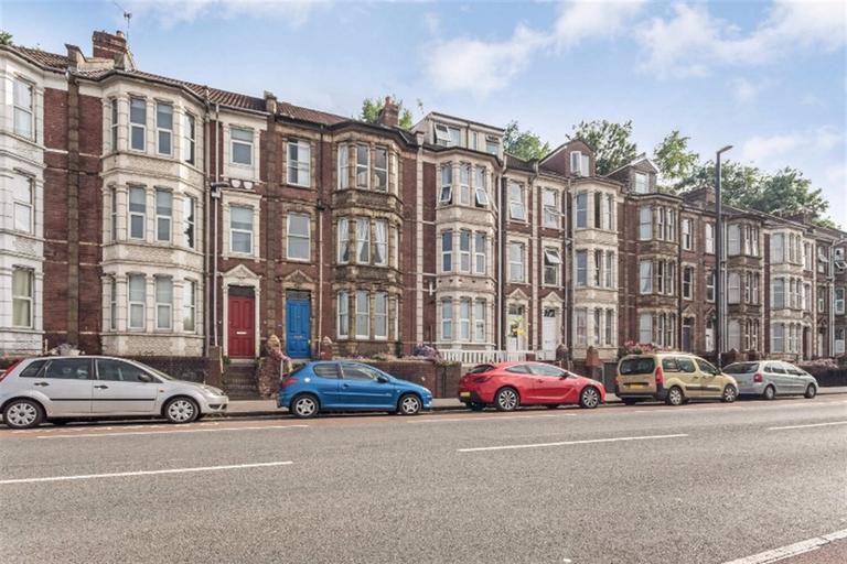 Bath Road, Brislington, Bristol, BS4 3EN