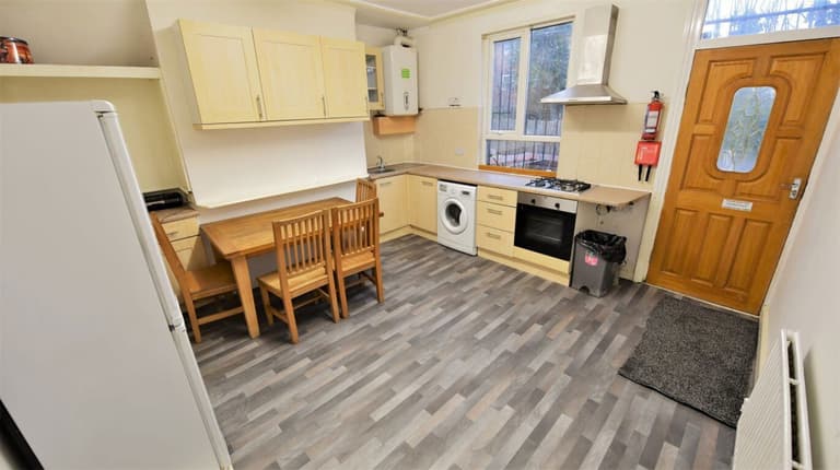 Beechwood Grove, Burley, Leeds, LS4 2LT