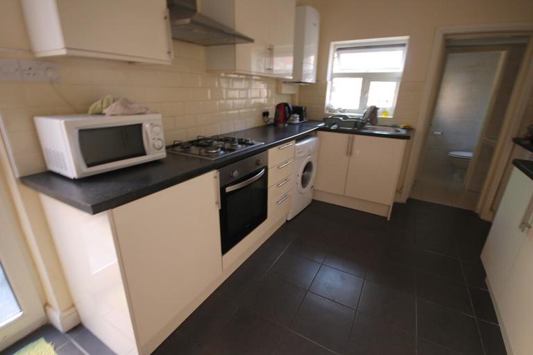 Fosse Road South, Westcotes, Leicester, LE3 0FR