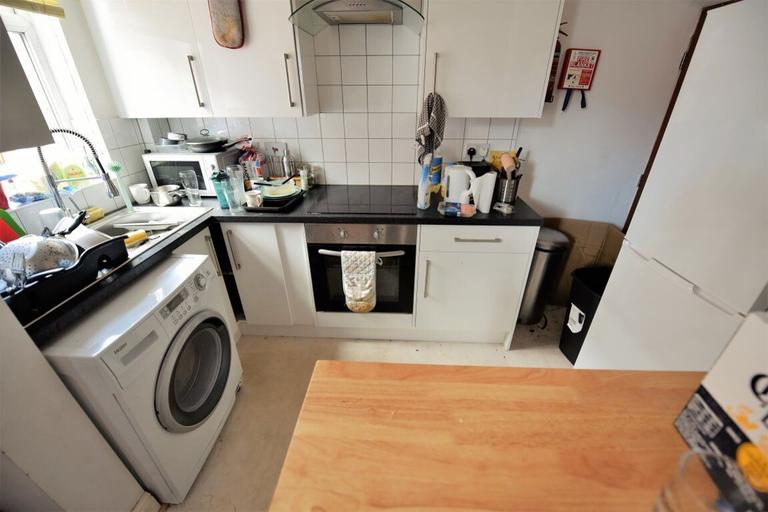 Thornville Terrace, Hyde Park, Leeds, LS6 1JT