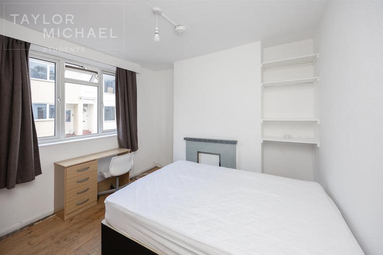 Park Crescent Road, Lewes Road, Brighton, BN2 3HT