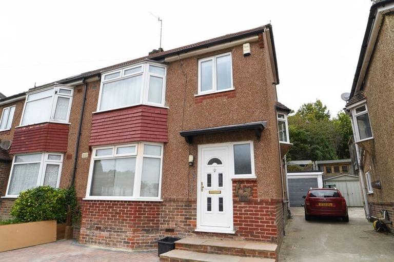 4 bedroom house for rent Upper Bevendean Avenue, Brighton, BN2 4FG