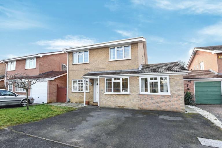 Bridgehill Close, Guildford, Surrey, GU2 8BA