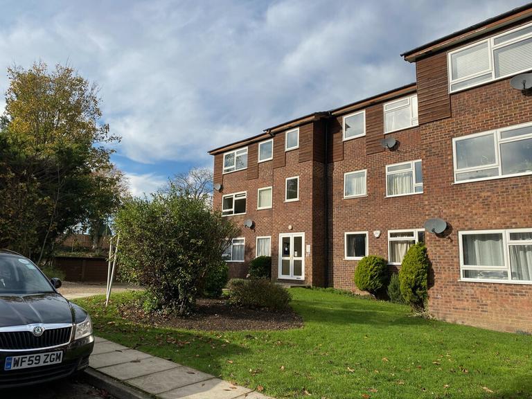 2 bedroom house for rent Greenacre Court Englefield Green, Surrey, TW20 0RF UniHomes