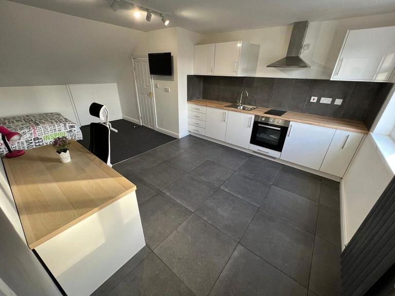 Fletcher Road, Beeston, Nottingham, NG9 2EL