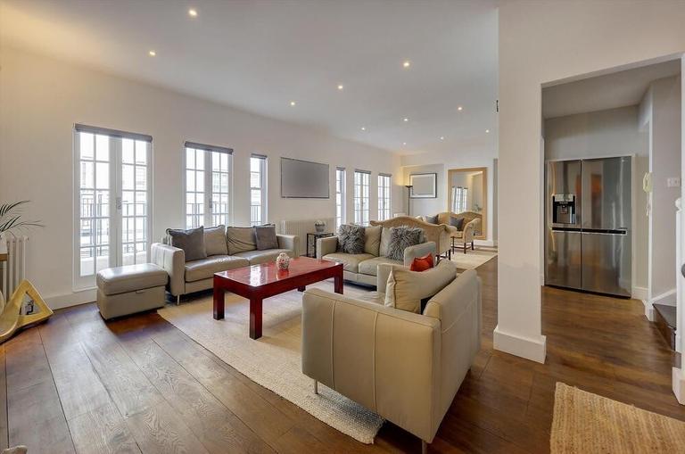 Eaton Mews North, Chelsea, London, SW1X 8LL