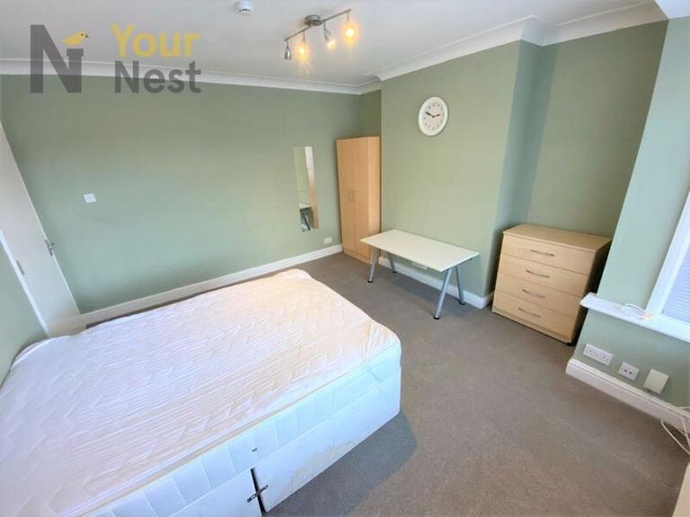 Mayville Road, Hyde Park, Leeds, LS6 1NF