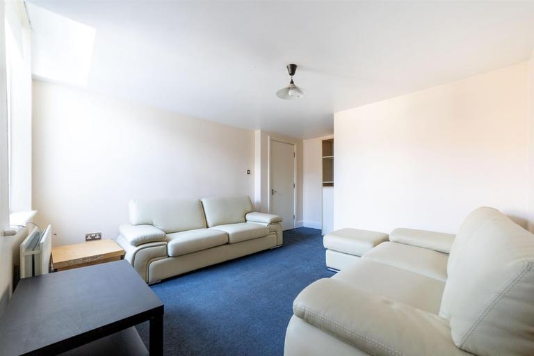 Kelvin Grove, Sandyford, Newcastle, NE2 1RL