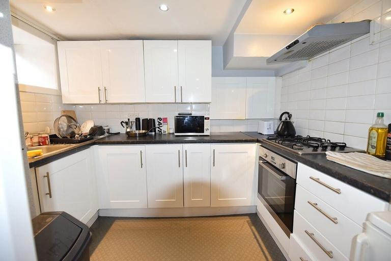 Harold View, Hyde Park, Leeds, LS6 1PP