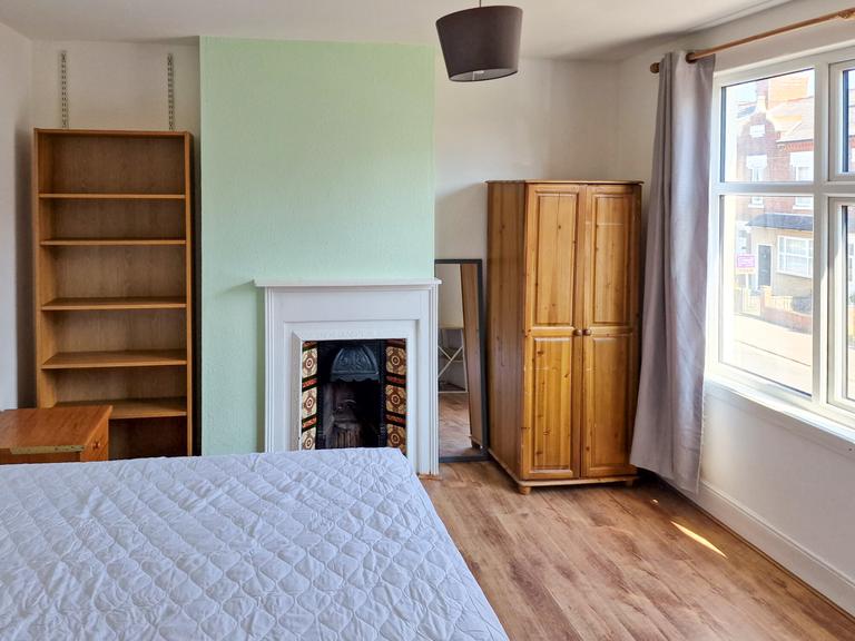 Clarendon Park Road, Clarendon Park, Leicester, LE2 3AN