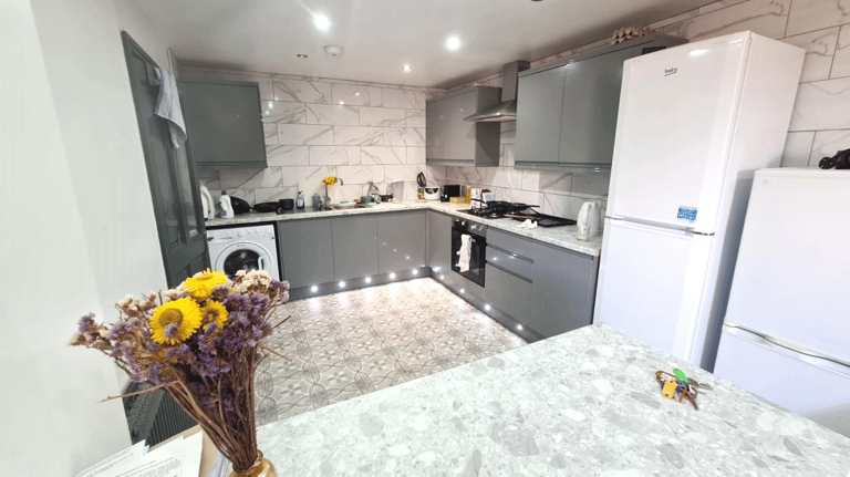 Woodsley Road, Hyde Park, Leeds, LS6 1SB