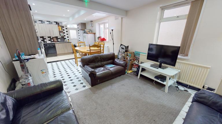 Heeley Road, Selly Oak, Birmingham, B29 6EJ