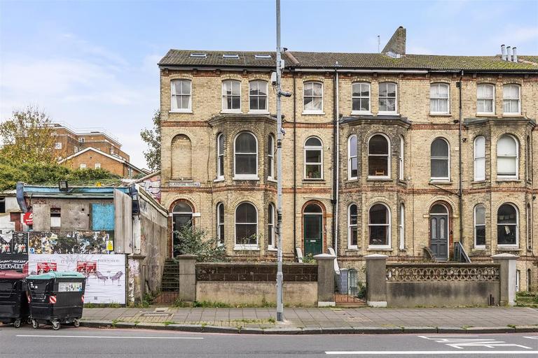 Gladstone Terrace, Lewes Road, Brighton, BN2 3LB