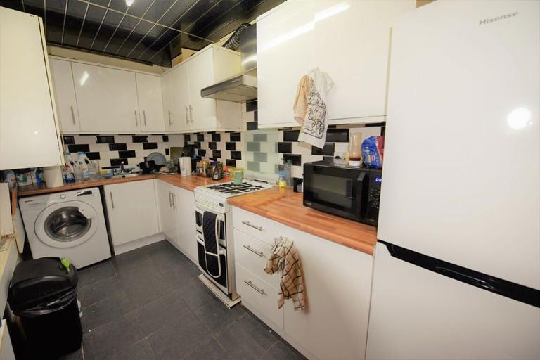 Mayville Road, Hyde Park, Leeds, LS6 1NF