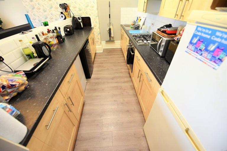 Wood Lane, Headingley, Leeds, LS6 2AE