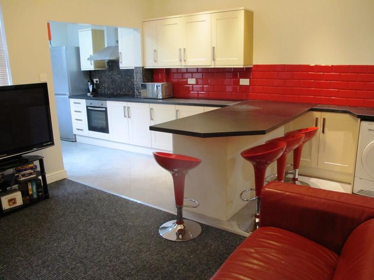 Hoole Road, Broomhill, Sheffield, S10 5BH