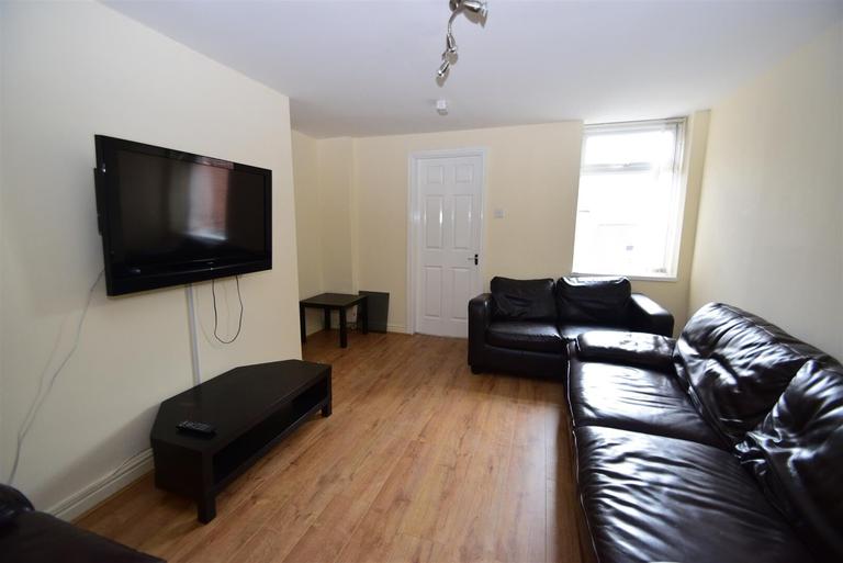 Warwick Street, Heaton, Newcastle, NE6 5AR