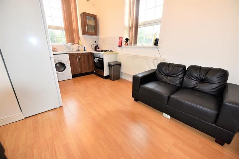2 bedroom house for rent Raglan Road, Leeds, LS6 2PB UniHomes
