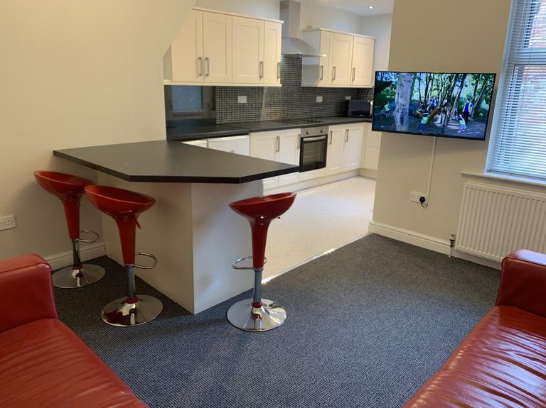 Hoole Road, Broomhill, Sheffield, S10 5BH