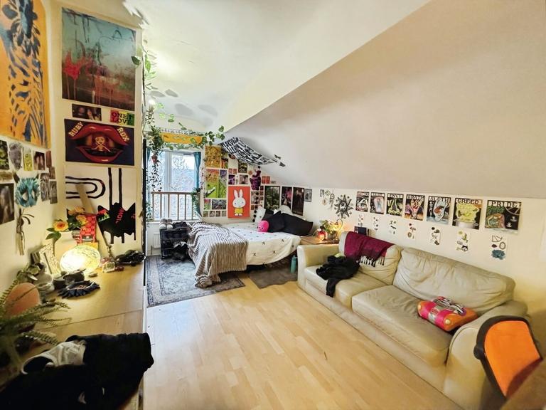 Slade Lane, Fallowfield, Manchester, M19 2AE