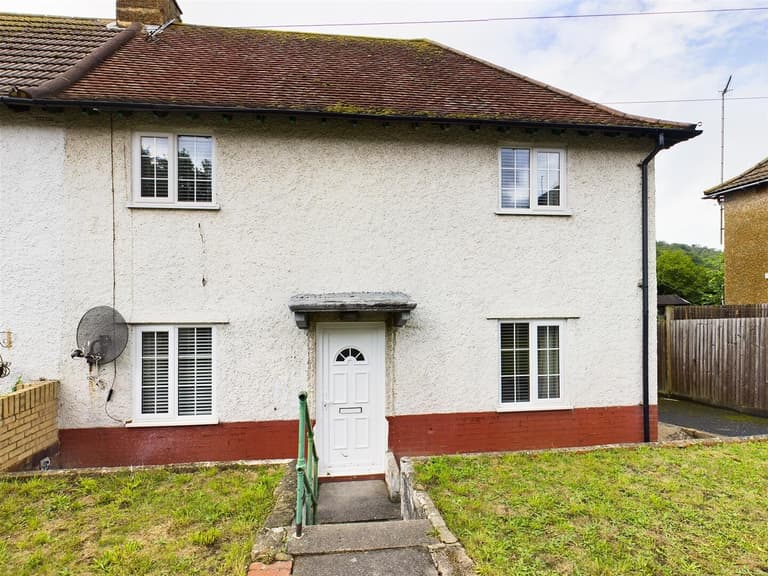 Colbourne Avenue., Moulsecoomb, Brighton, BN2 4GE Colbourne Avenue., Moulsecoomb, Brighton, BN2 4GE