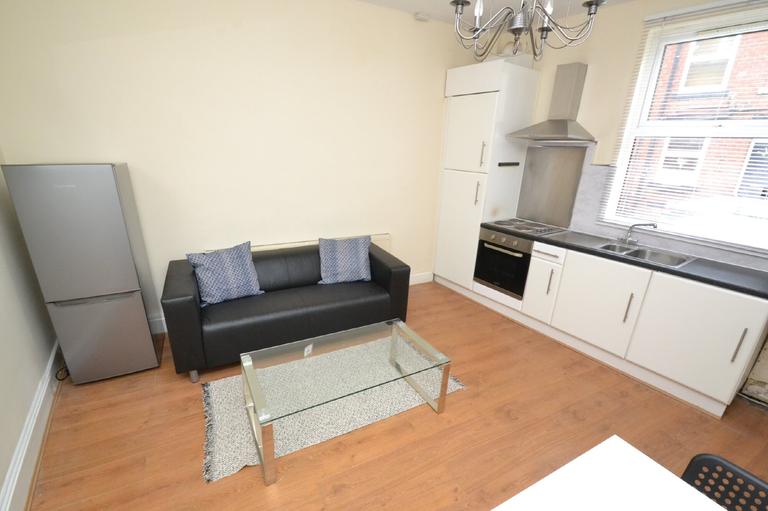 Kelsall Avenue, Hyde Park, Leeds, LS6 1RB