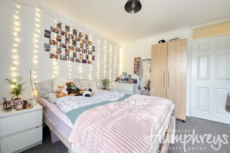 Kemsing Gardens, Hales Place, Canterbury, CT2 7RE