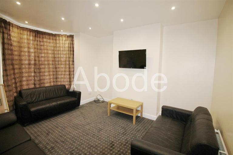 Norwood Terrace, Hyde Park, Leeds, LS6 1EA