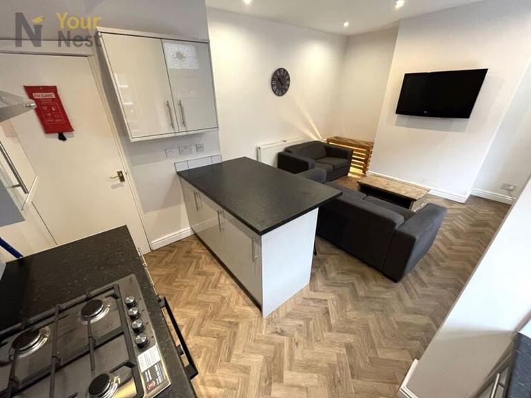 Harold Road, Hyde Park, Leeds, LS6 1PR