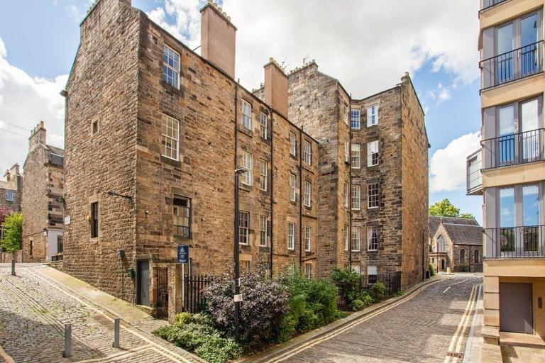 Cumberland Street North West Lane, New Town, Edinburgh, EH3 6RF