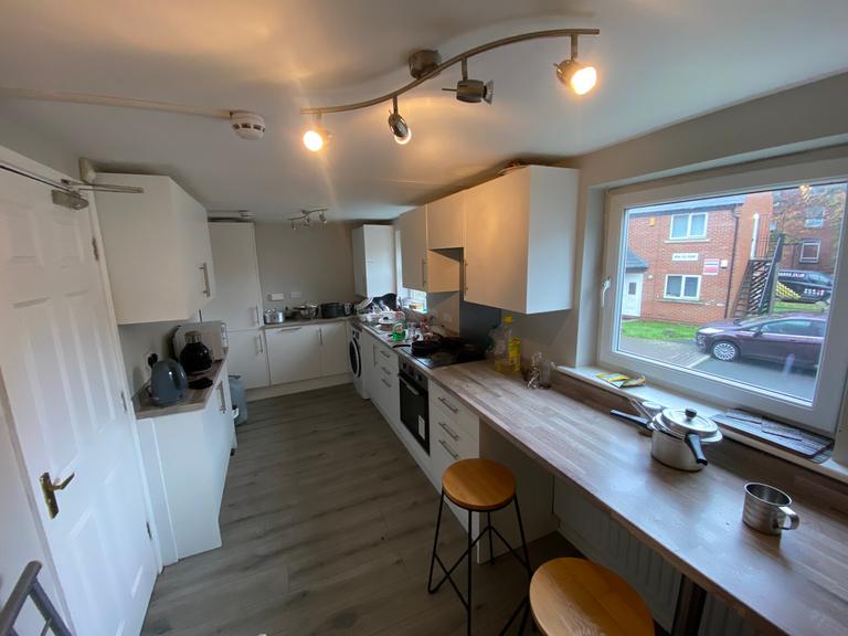 Hyde Park Terrace, Hyde Park, Leeds, LS6 1BJ