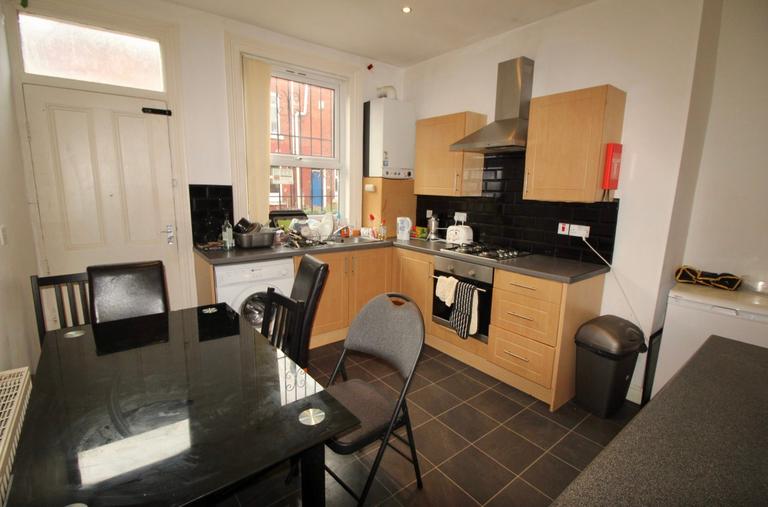 5 bedroom house for rent Welton Place, Leeds, LS6 1EW UniHomes