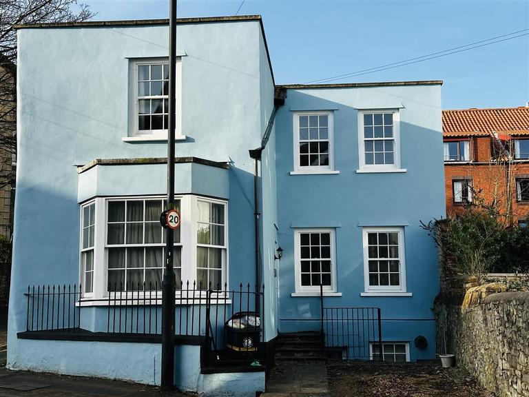 Henrietta Street, Cotham & Kingsdown, Bristol, BS2 8HR