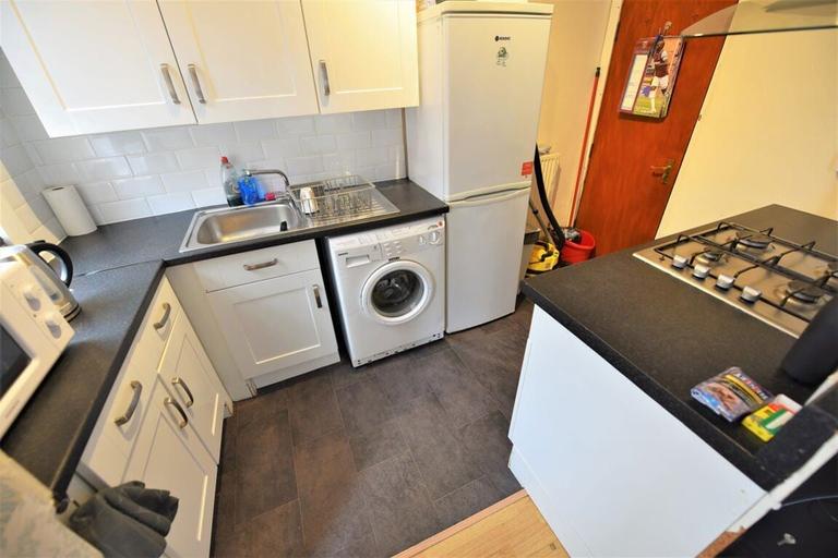 Thornville Road, Hyde Park, Leeds, LS6 1JY