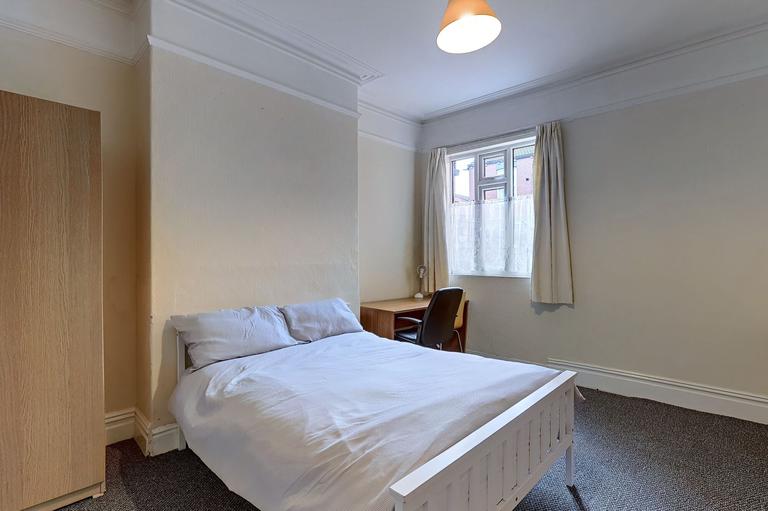 5 bedroom house for rent Ferndale Road, Liverpool, L15 3JY UniHomes