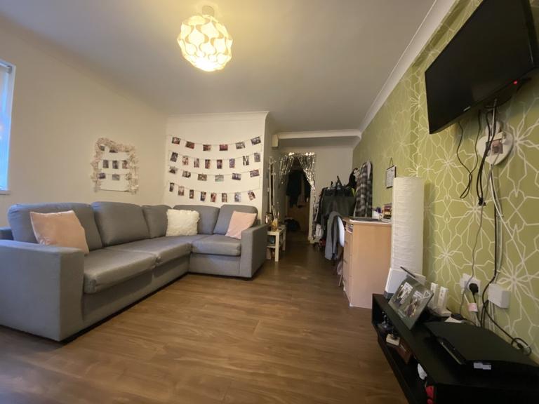 Llanbleddian Gardens, Cathays, Cardiff, CF24 4AT