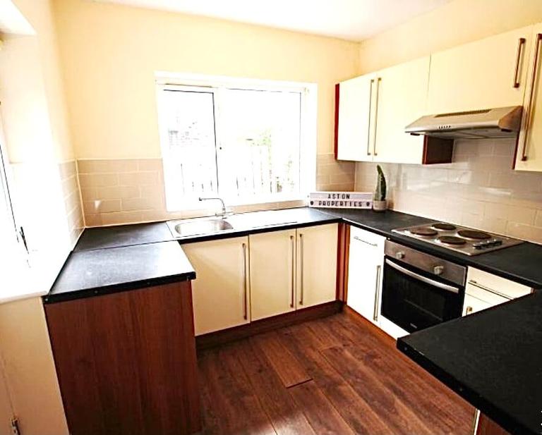 St. Michaels Terrace, Headingley, Leeds, LS6 3BQ