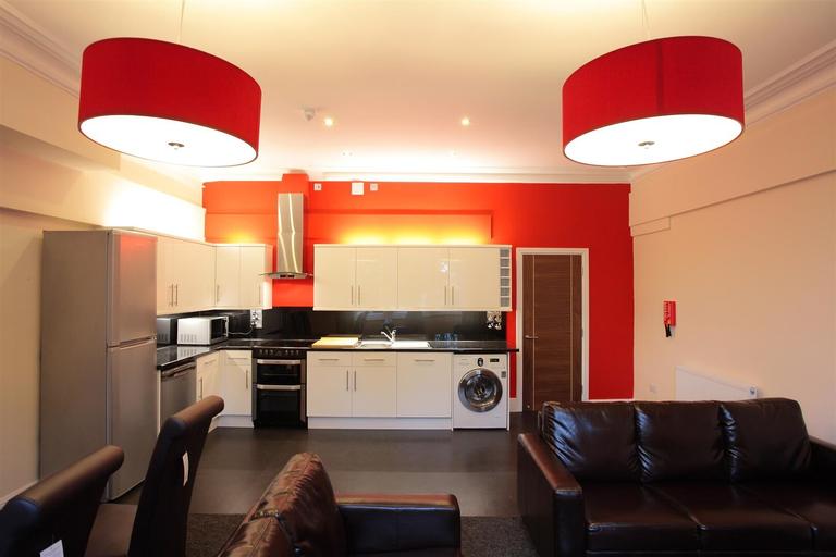 Whiteladies Road, Clifton, Bristol, BS8 2QN