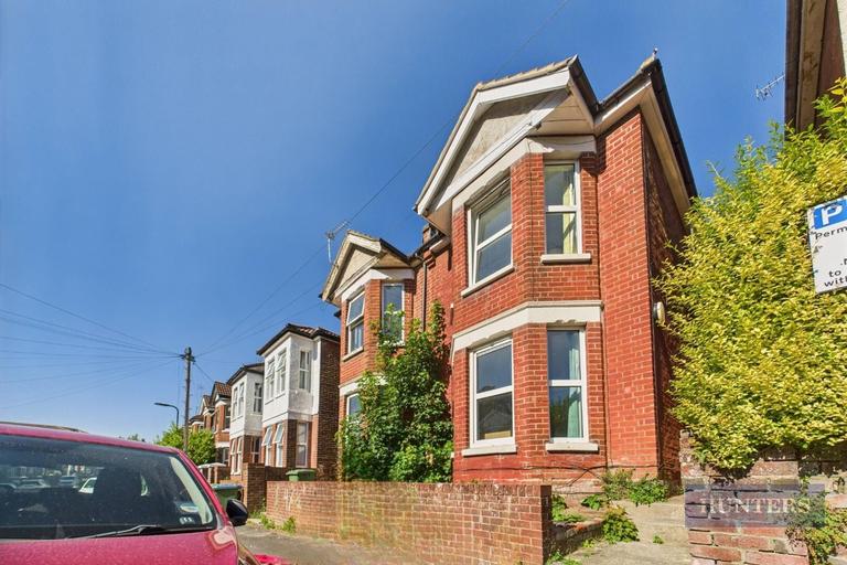 Burlington Road, The Polygon, Southampton, SO15 2FR