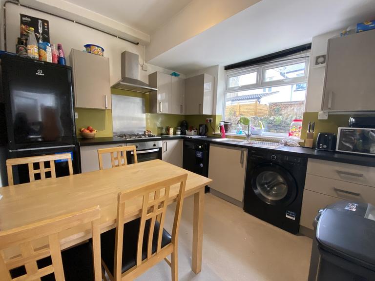 5 bedroom house for rent Angus Street, Cardiff, CF24 3LX UniHomes