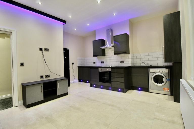 North Grange Road, Hyde Park, Leeds, LS6 2BR