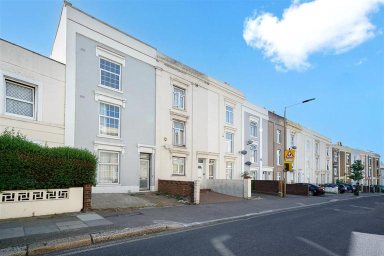 Crescent Road, Woolwich, London, SE18 7BN