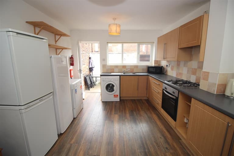 Warton Terrace, Heaton, Newcastle, NE6 5LR Warton Terrace, Heaton, Newcastle, NE6 5LR