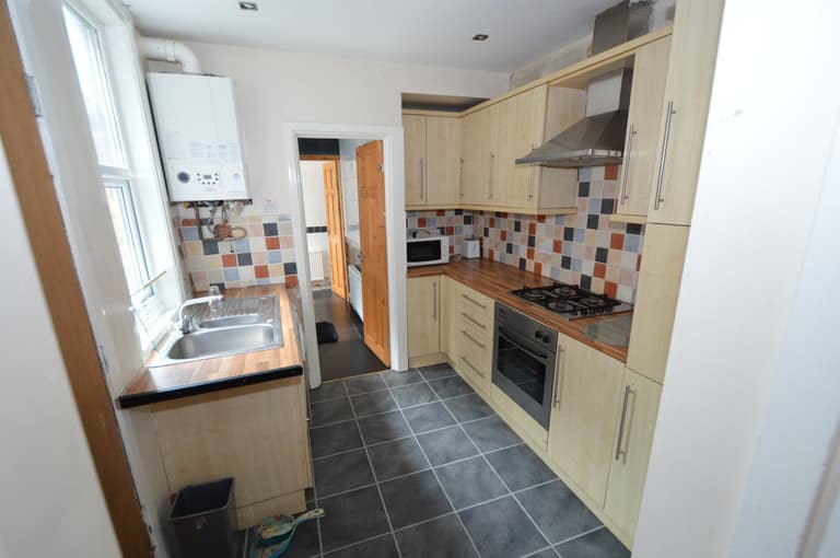 Simonside Terrace, Heaton, Newcastle, NE6 5DS Simonside Terrace, Heaton, Newcastle, NE6 5DS