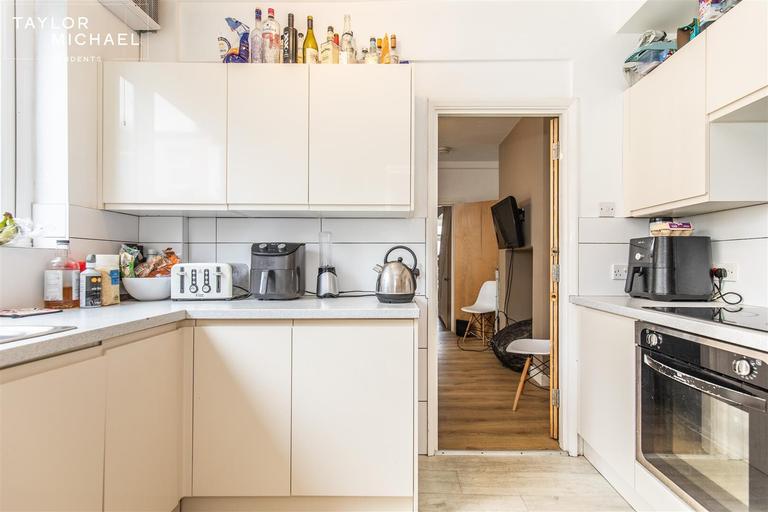 Brading Road, Hanover, Brighton, BN2 3PD