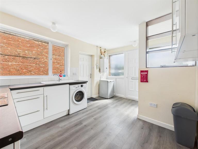 Derby Road, Golden Triangle, Loughborough, LE11 5HJ