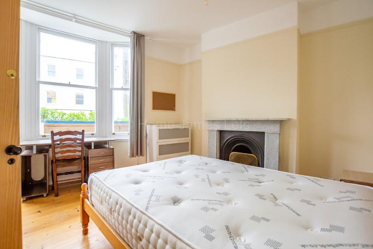 Islingword Road, Hanover, Brighton, BN2 9SL