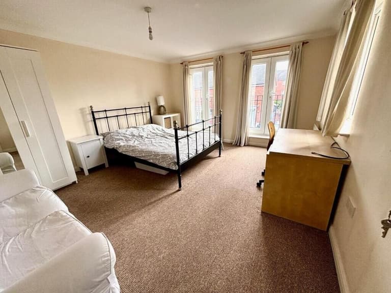 Amis Walk, Horfield, Bristol, BS7 0BG